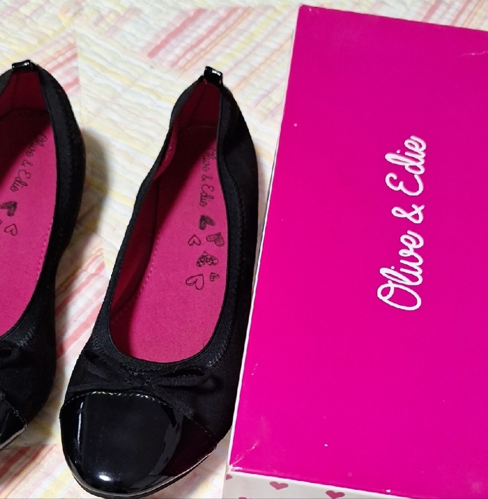 Olive & Edie Black Ballet Flats